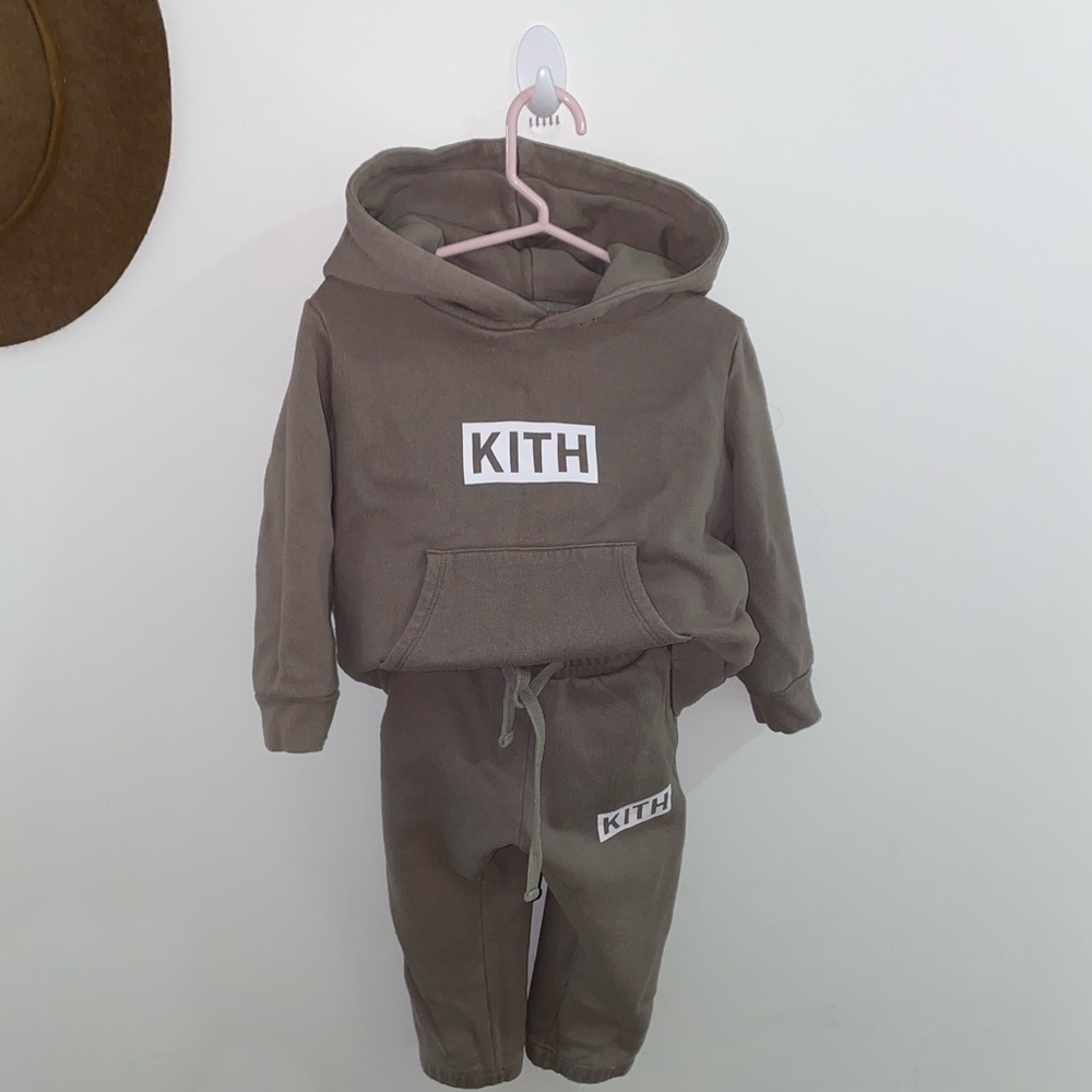 Kith 2 pieces